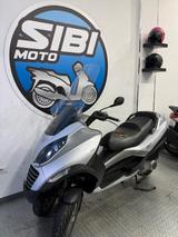 Piaggio MP3 125 - PIAGGIO MP3 125