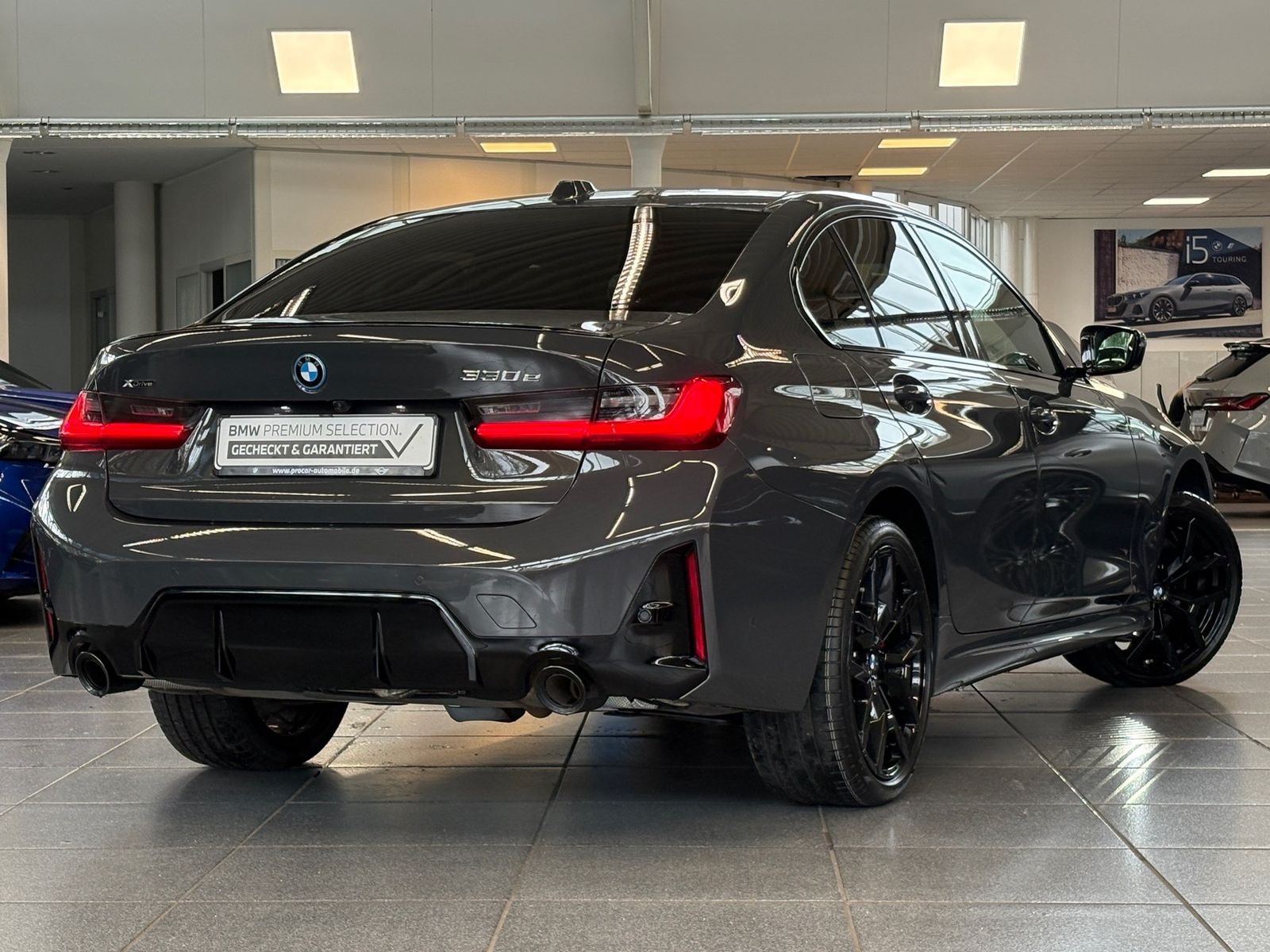 BMW 330 - Bild 2