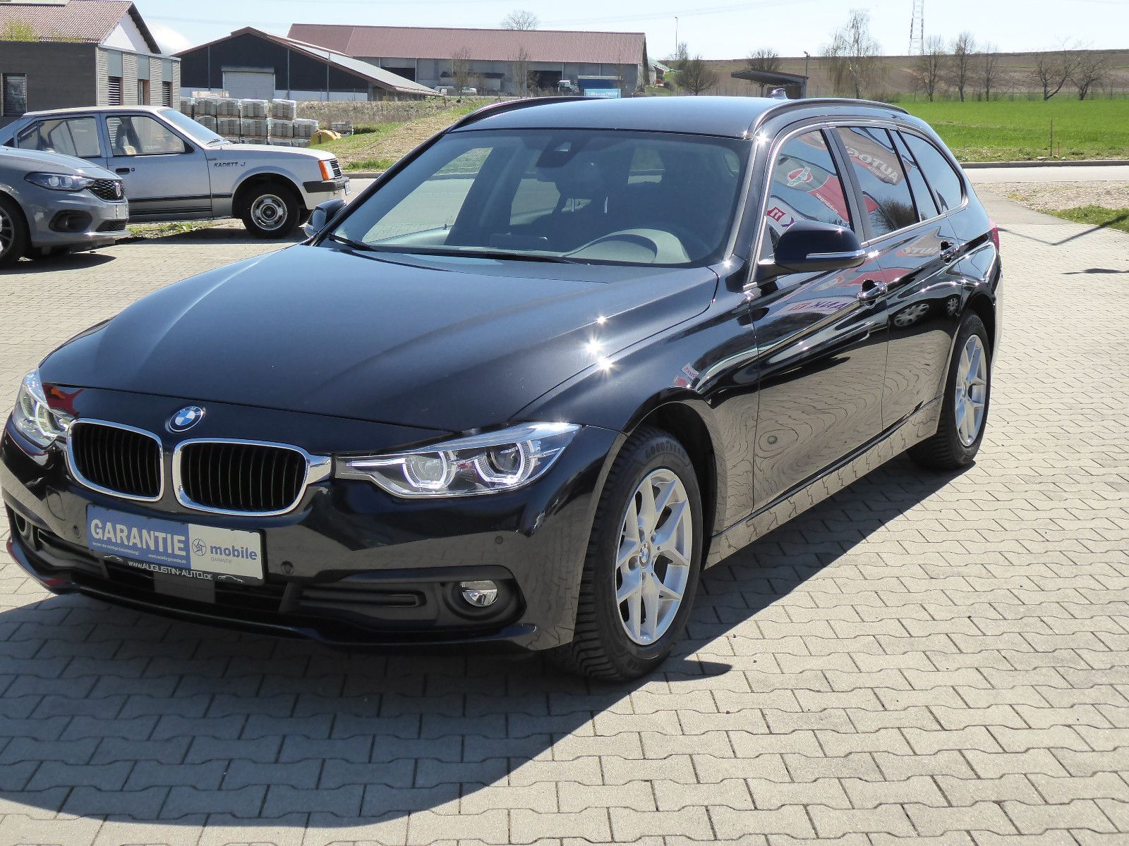 BMW 320d xDrive Advantage /Autom./Navi/Led/UVM.