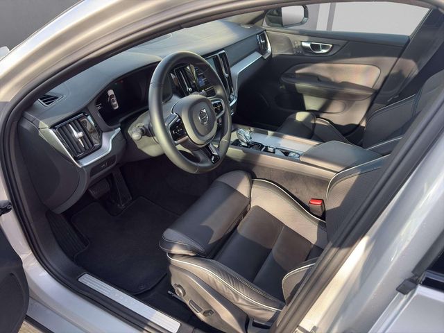 Volvo S60 Ultimate Dark AWD