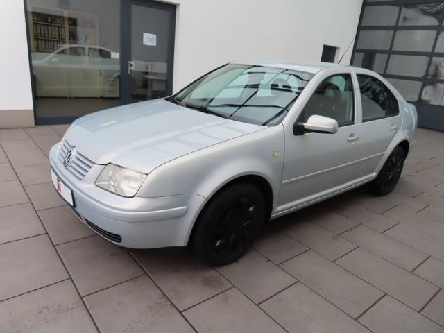 Volkswagen Bora 1.6 Klima/Elektr. Fensterheber/ZV/Servo/AHK