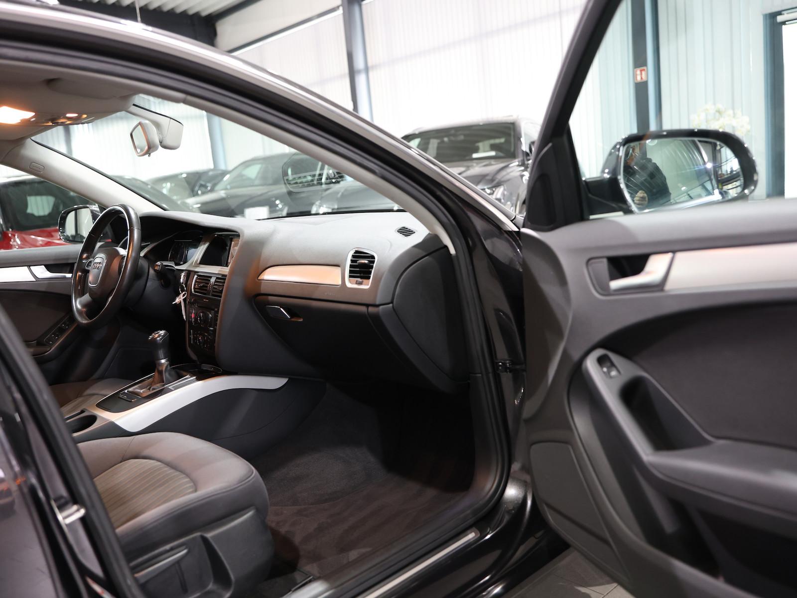Audi A4 Avant 1.8 TFSI AMBIENTE / PANORAMA / BI-XENON