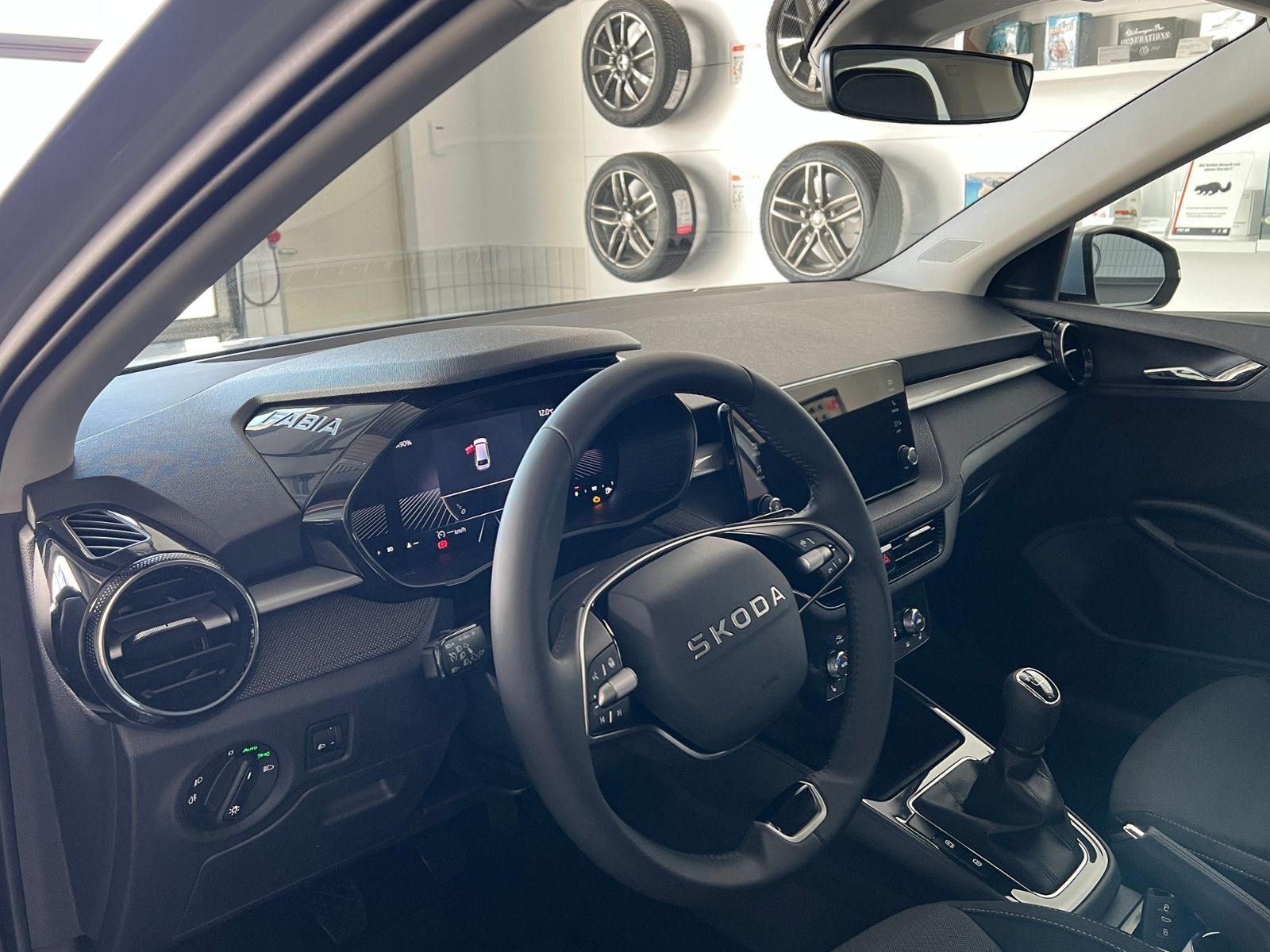 Fahrzeugabbildung SKODA Fabia Selection 1.0 MPI *Winterpaket,LED*