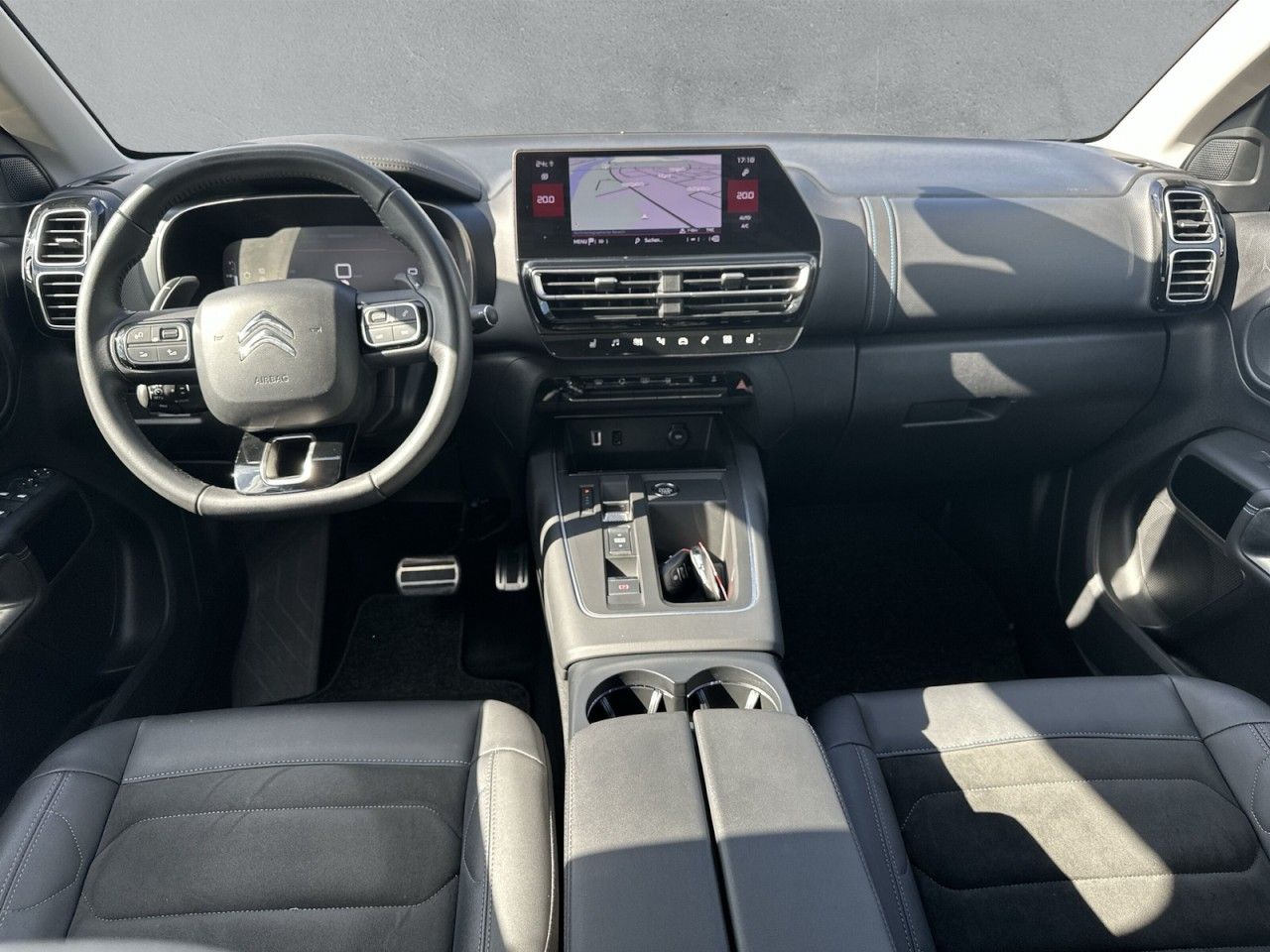Fahrzeugabbildung Citroën C5 AIRCROSS Hybrid 136 E-DSC6 e-Series - mit KI generiert/bearbeitet
