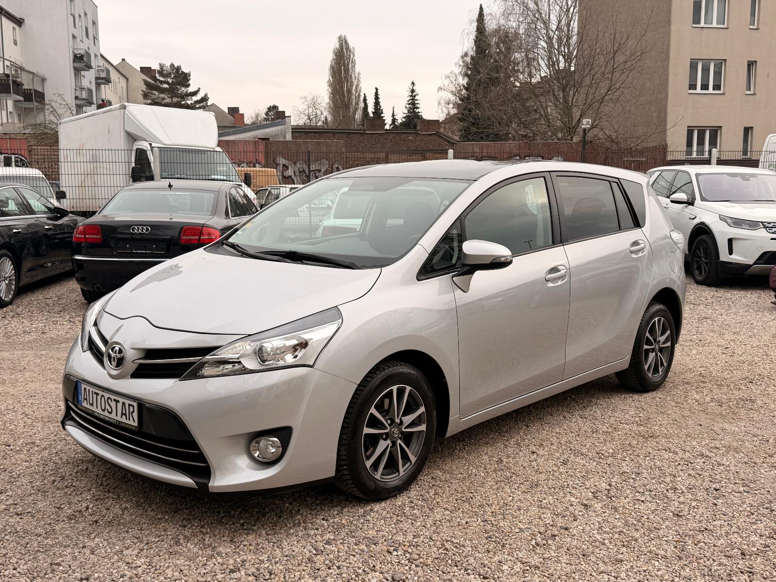 Toyota Verso 1.8l Valvematic*Panorama*R-Cam*Navi*Top