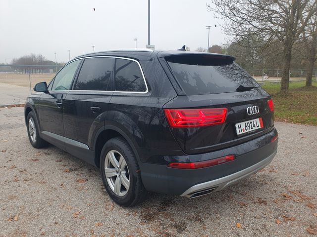 Audi Q7 45 TDI quattro 7Sitz Pano StHz AHK BOSE 8fach