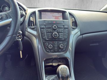 Opel Astra J 2.0 CDTI Innovation +Navi+SHZ+2xKlima+LM