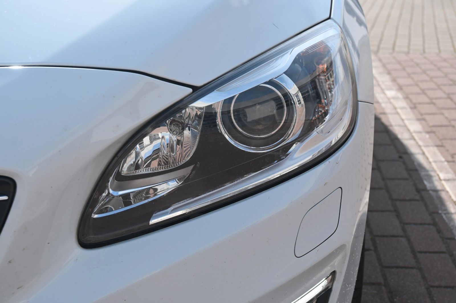 Fahrzeugabbildung Volvo **Mietkauf**V60D6*Sum*SD*NAVI*STHZ*E-KZ*Diesel