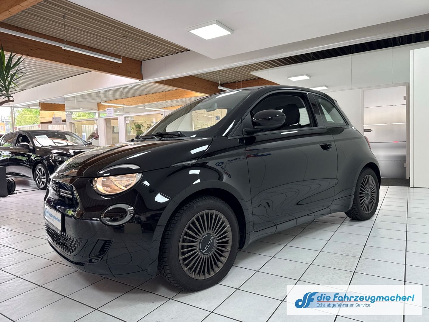 Fahrzeugabbildung Fiat 500 e 3+1 Icon Navi Digitales Cockpit Memory Sit