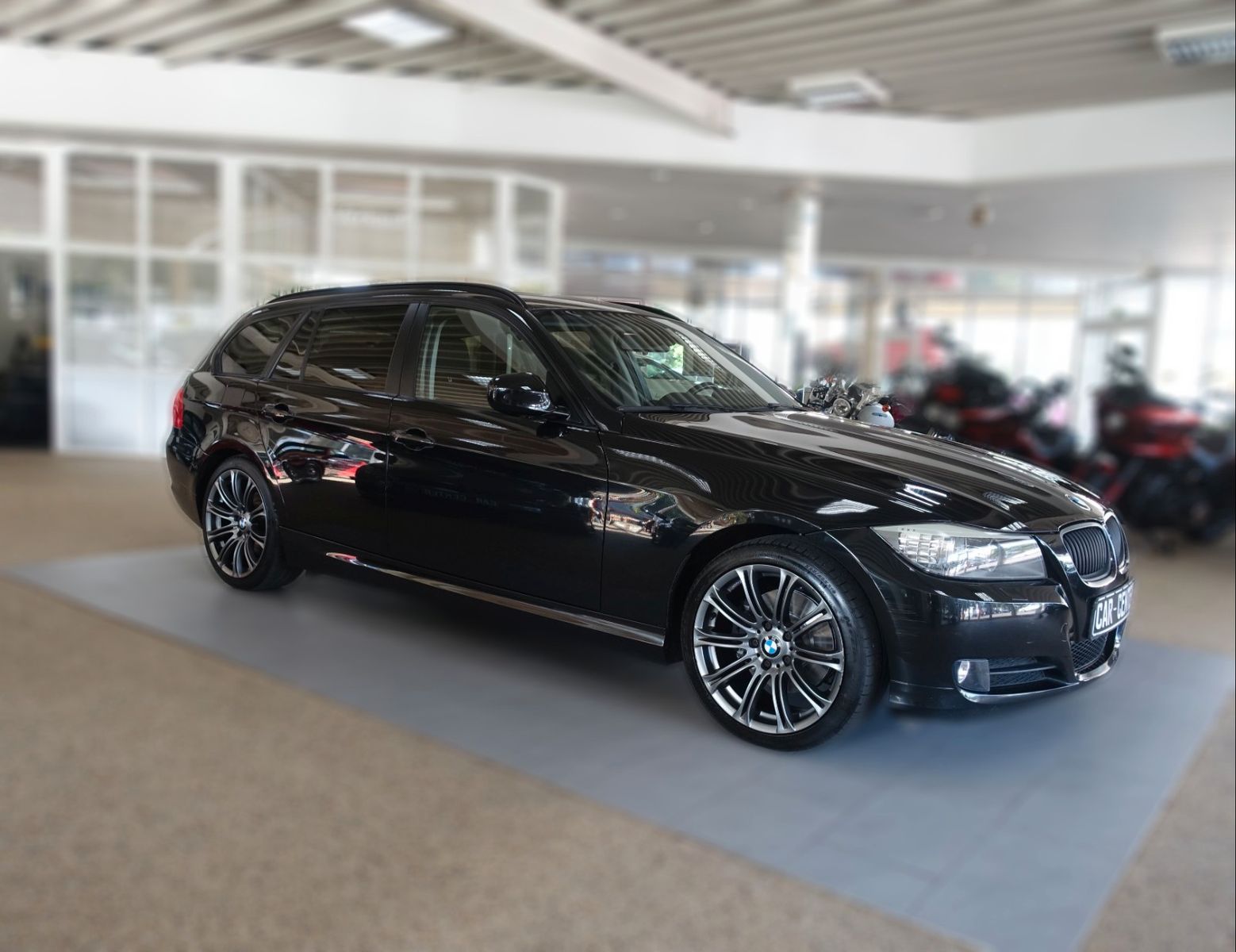 BMW BMW 318 d Touring Business; NAV/ XEN/ AAC/ SHZ/ GR