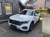 Volkswagen Touareg 3.0 V6 eHybrid 4MOTION Tiptr. Elegan... - Volkswagen Touareg mit Hybrid-Antrieb