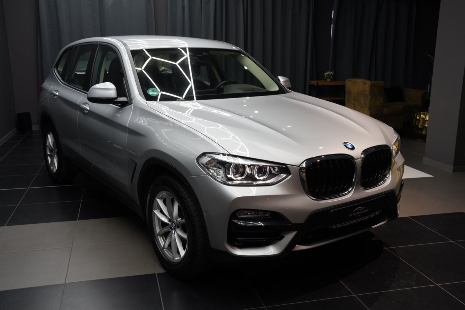 BMW X3 xDrive 20 d Advantage*AHK*KAMERA*HEADUP*LED foto 4