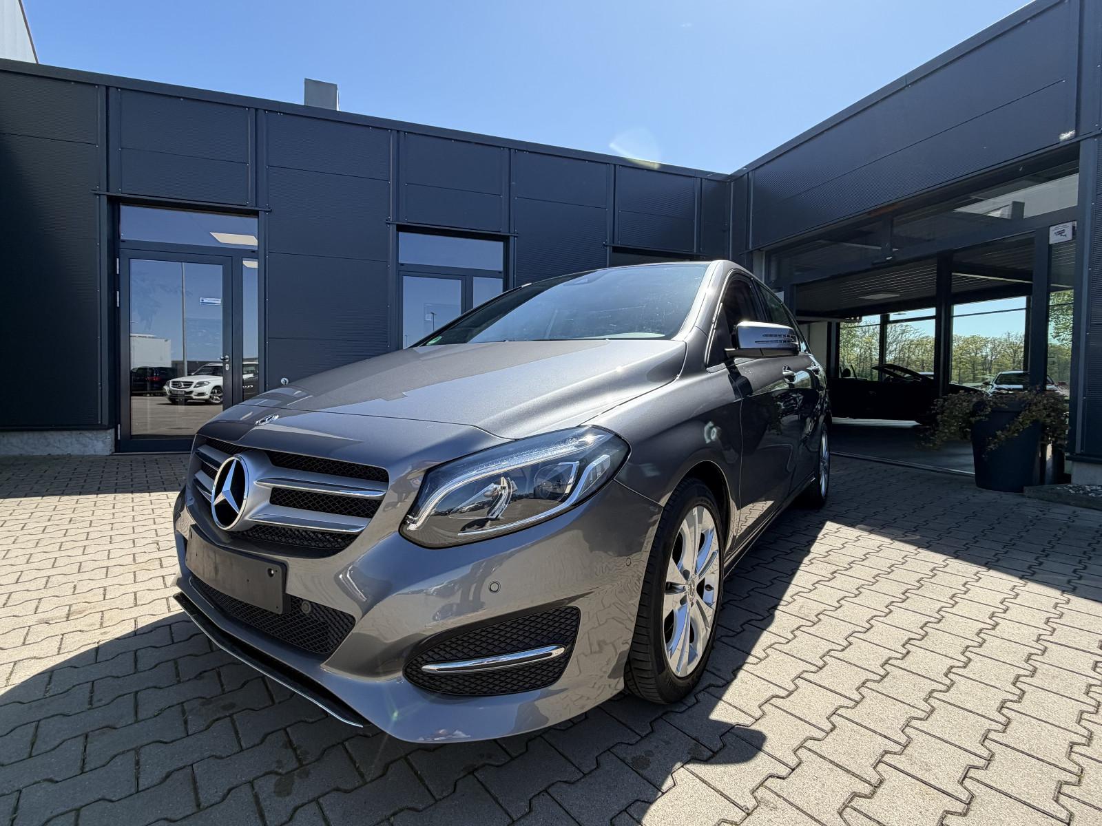 Mercedes-Benz B 200 Urban Automatik LED/AHK/Alu/Rückf.kam/Navi