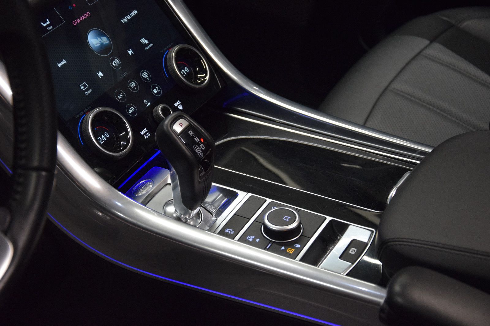 Fahrzeugabbildung Land Rover Range Rover Sport HSE Hybrid Pano HuD Ambi Merid