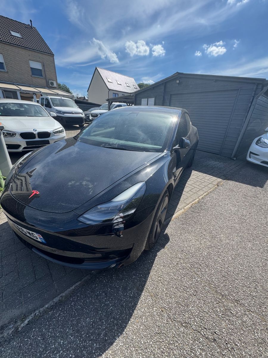 Tesla Model 3 Basis RWD imagem 3