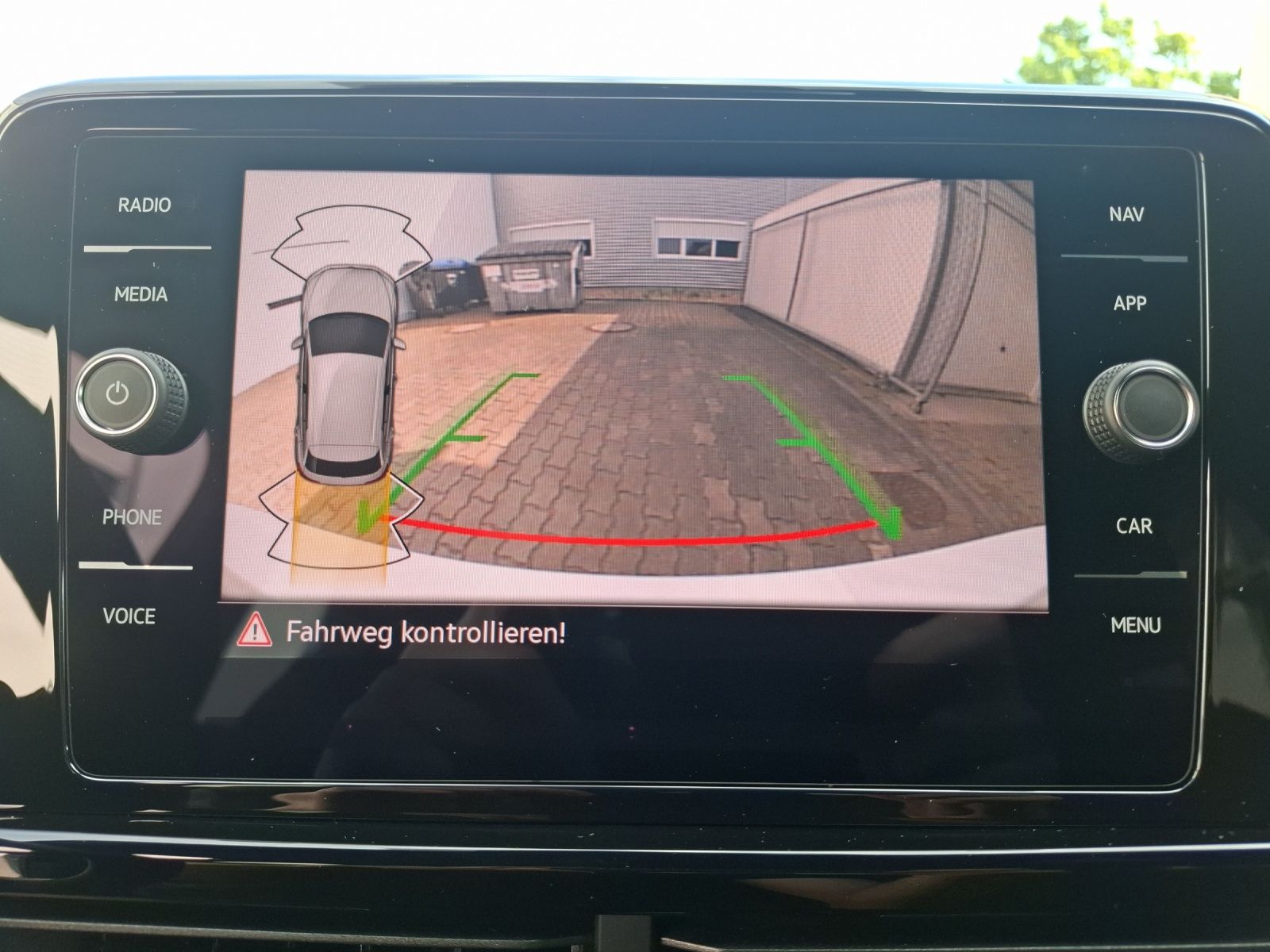 Fahrzeugabbildung Volkswagen T-Roc Style TDI DSG IQ.Light 4M AHK RFK ACC App