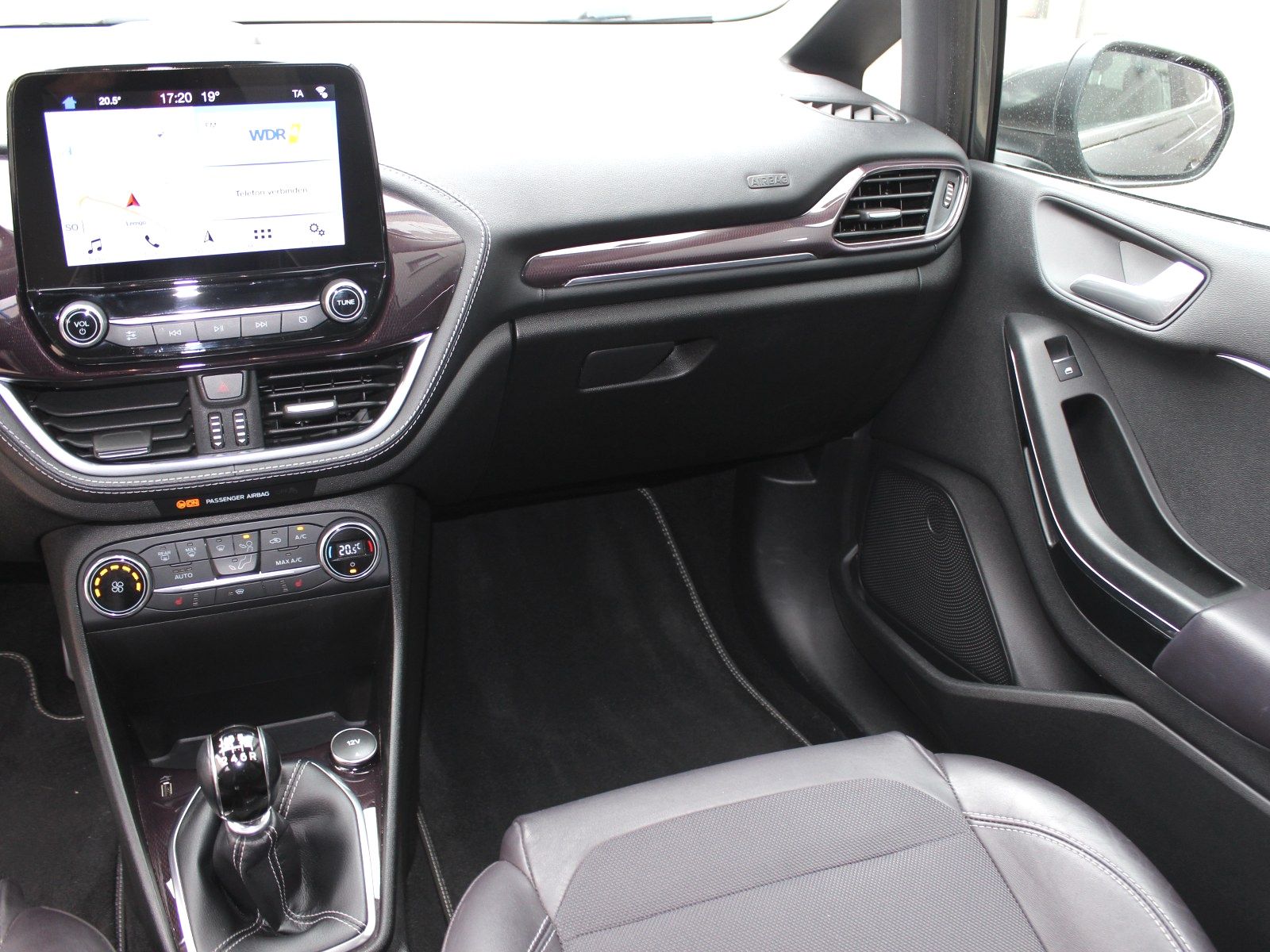 Fahrzeugabbildung Ford Fiesta Vignale 1,0 EcoBoost Start/Stopp