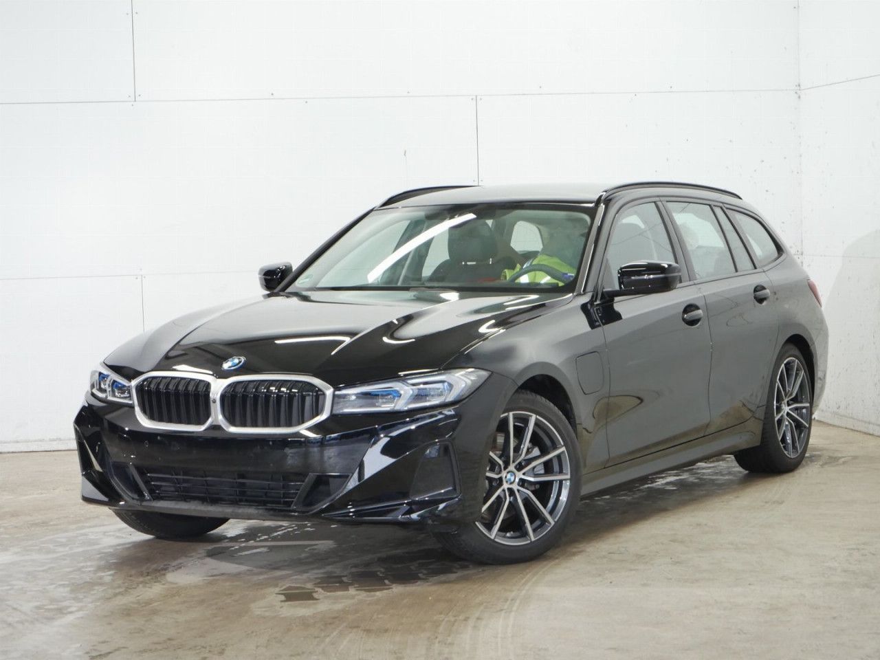 BMW 330 - Bild 3