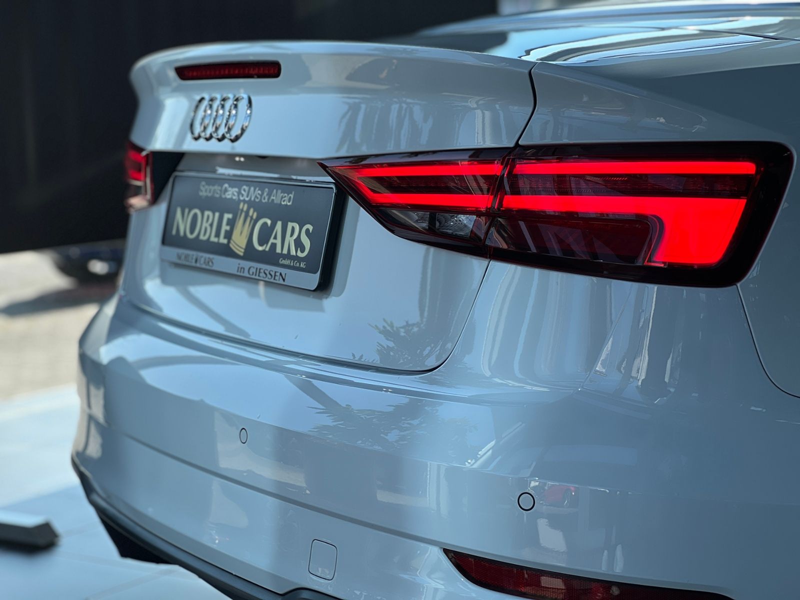 Fahrzeugabbildung Audi A3 Cabriolet S line sport LED NAV SHZ PDC 18"