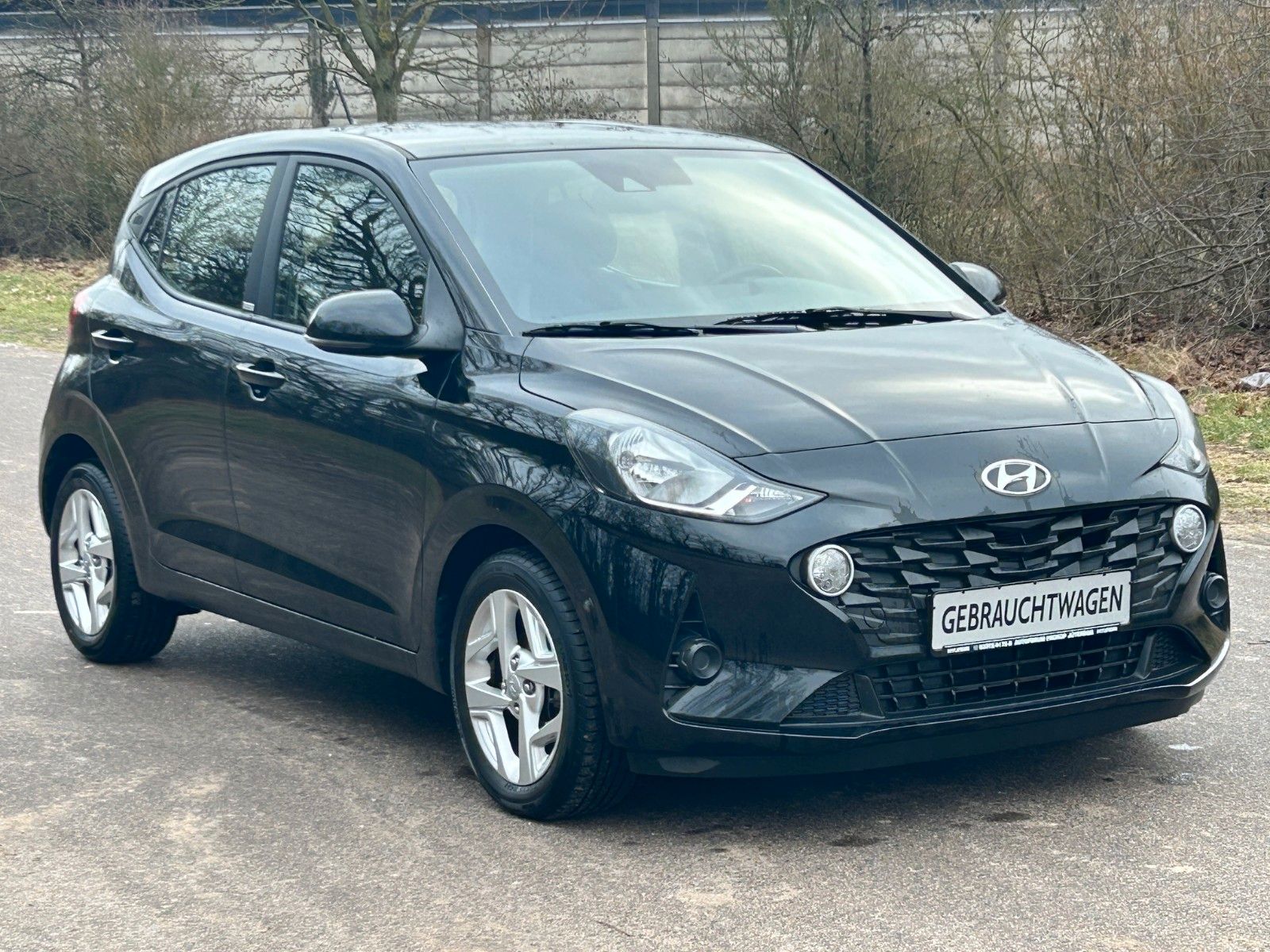 Fahrzeugabbildung Hyundai i10 1.0 Trend *Lenkrdhzg*Sitzhzg*Spurhalte*PDC*