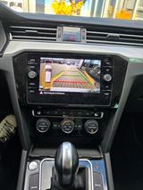 Volkswagen Passat Var. Business*Led*Ahk*Acc*Massage* - mit Diesel-Antrieb: Kombi, Automatik