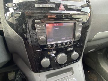 Bild 18 Opel ZAFIRA B FAMILY PLUS AHK XENON KLEINE MÄNGEL