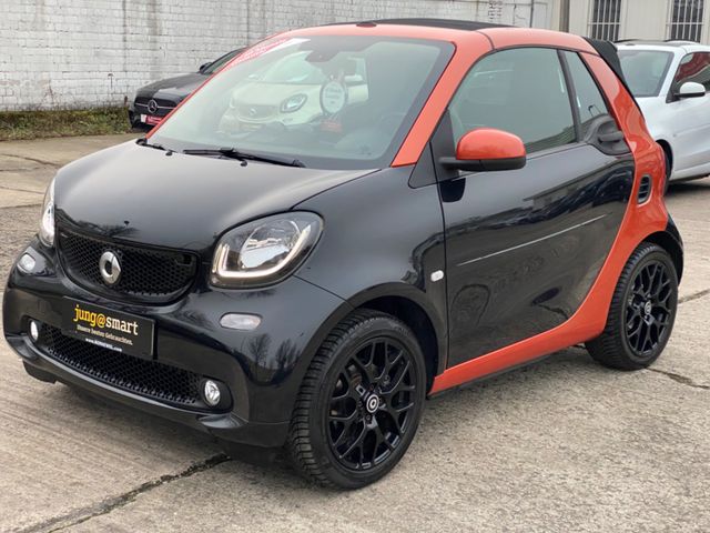 Smart Cabrio_SportP_Turbo90PS_Leder_Navi_Parks+RFKam_