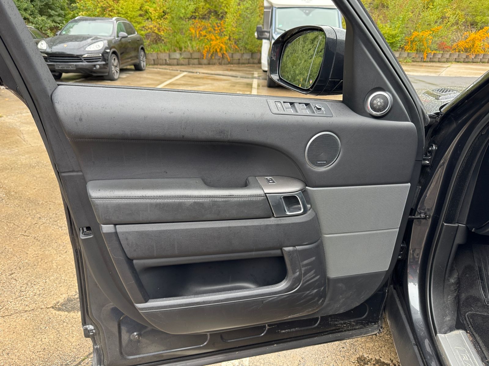 Fahrzeugabbildung Land Rover Range Rover Sport SDV6 SE AHK STNDHZ XEN NAV SHZ
