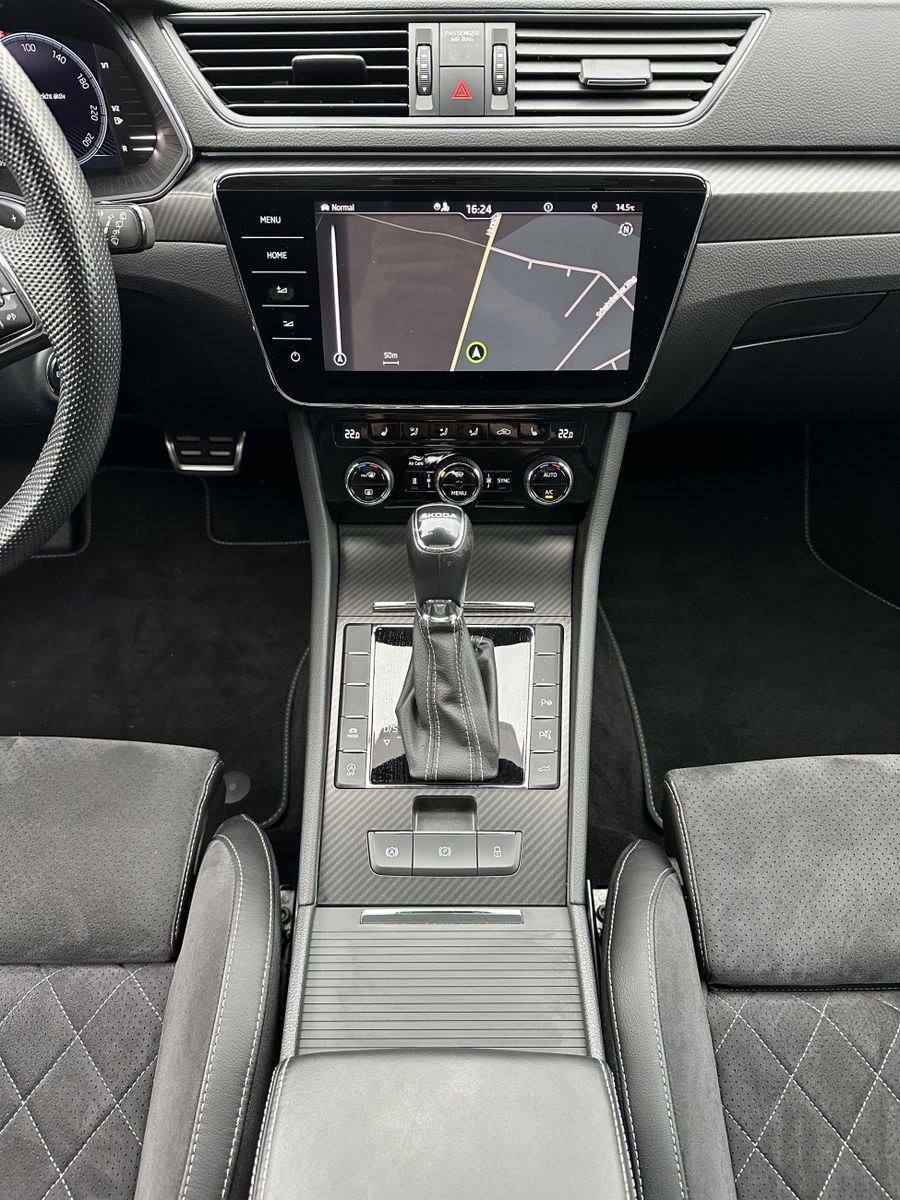 Fahrzeugabbildung SKODA Superb Combi 2.0 TDI DSG Sportline NAV+LED+PANO