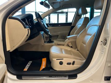 Skoda Superb Combi Elegance *1. Hand*Xenon*Klima*Navi*