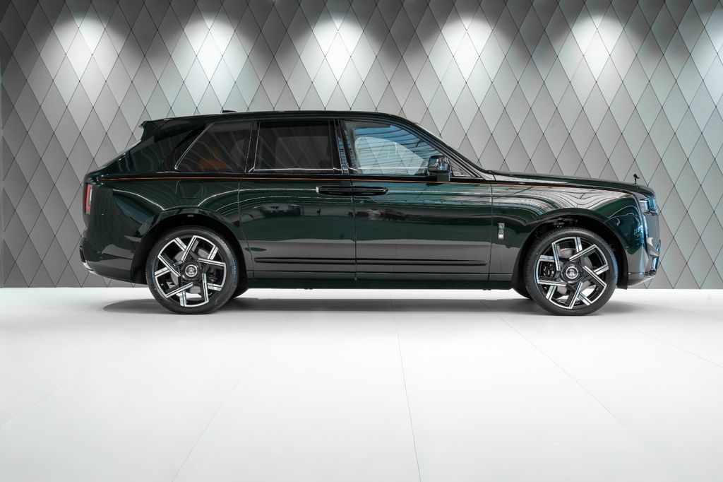 Cullinan BLACK BADGE 2026 GREEN/ORANGE STARLIGHT - Bild 3