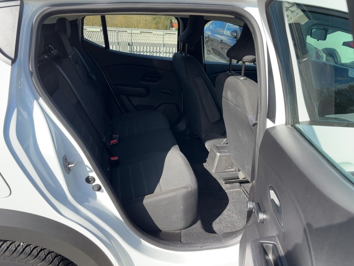 Fahrzeugabbildung Dacia Sandero Stepway Essential TCe 90 Klima