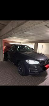 BMW X5 xDrive30d - 160 TKM.- Garagenauto - BMW X5 in Stuttgart