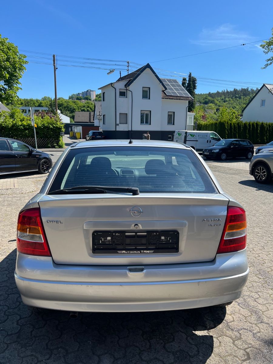 Fahrzeugabbildung Opel Astra 1.6 16V *WENIG KILOMETER* AUTOMATIK *