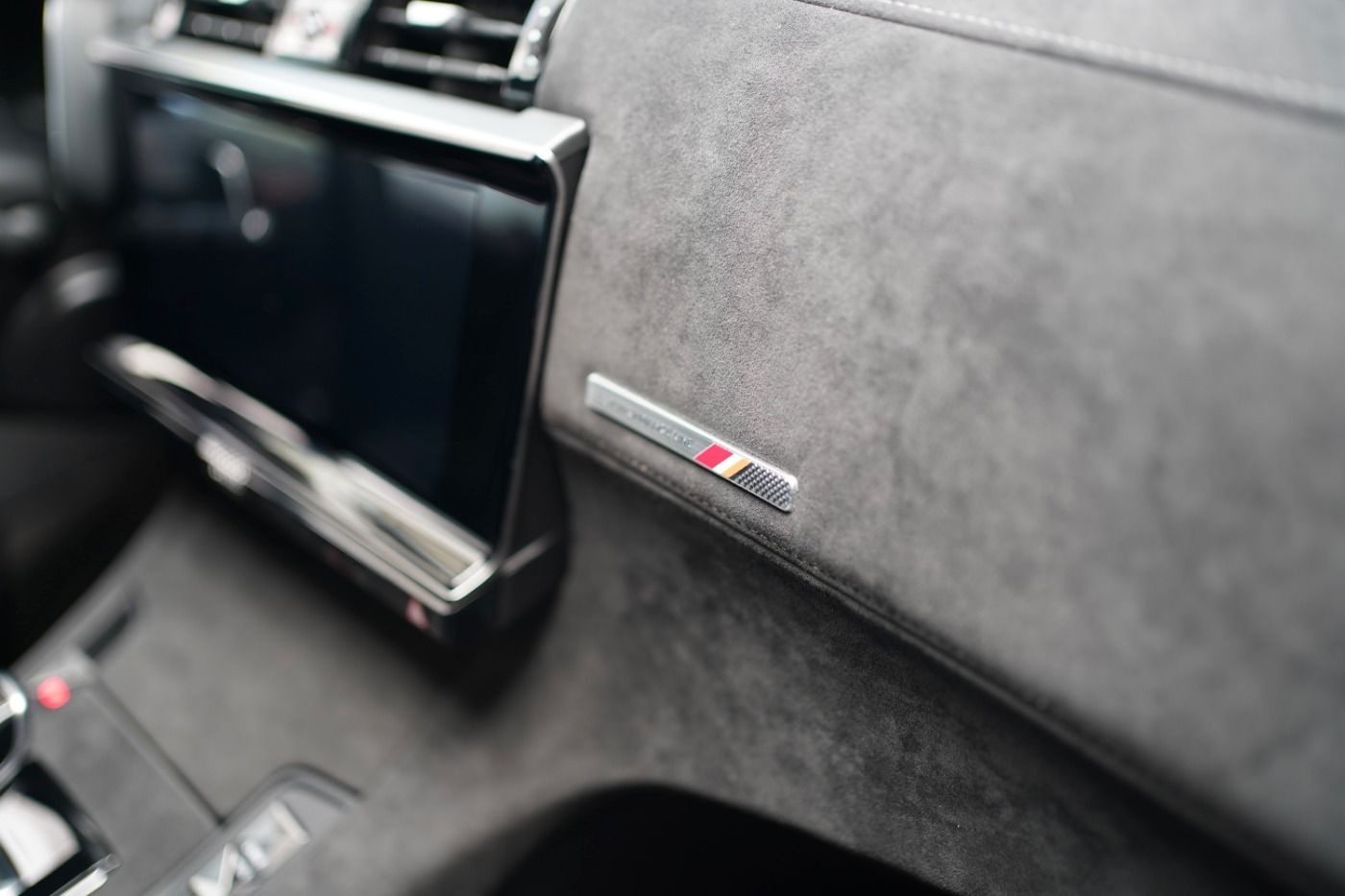 Fahrzeugabbildung DS Automobiles DS7 Crossback E-Tense 225 Performance Line+