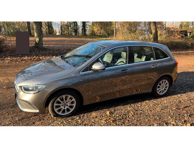 MERCEDES-BENZ B 180 DCT -PROGRESSIVE / sehr gepflegt