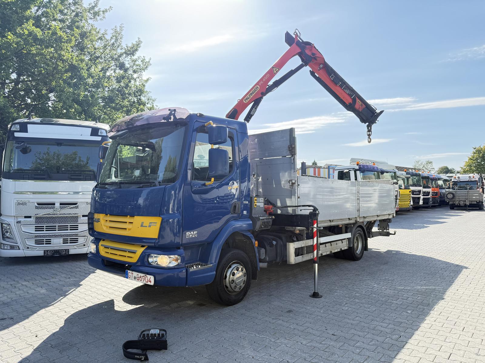 DAF LF 210.12 Kran Palfinger 4501