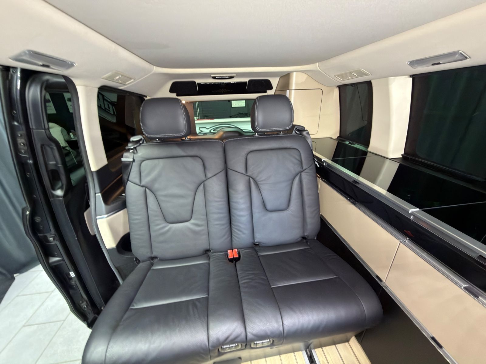 Fahrzeugabbildung Mercedes-Benz V300d 4MATIC Marco Polo|LANG|AMG|LEDER|KÜCHE|