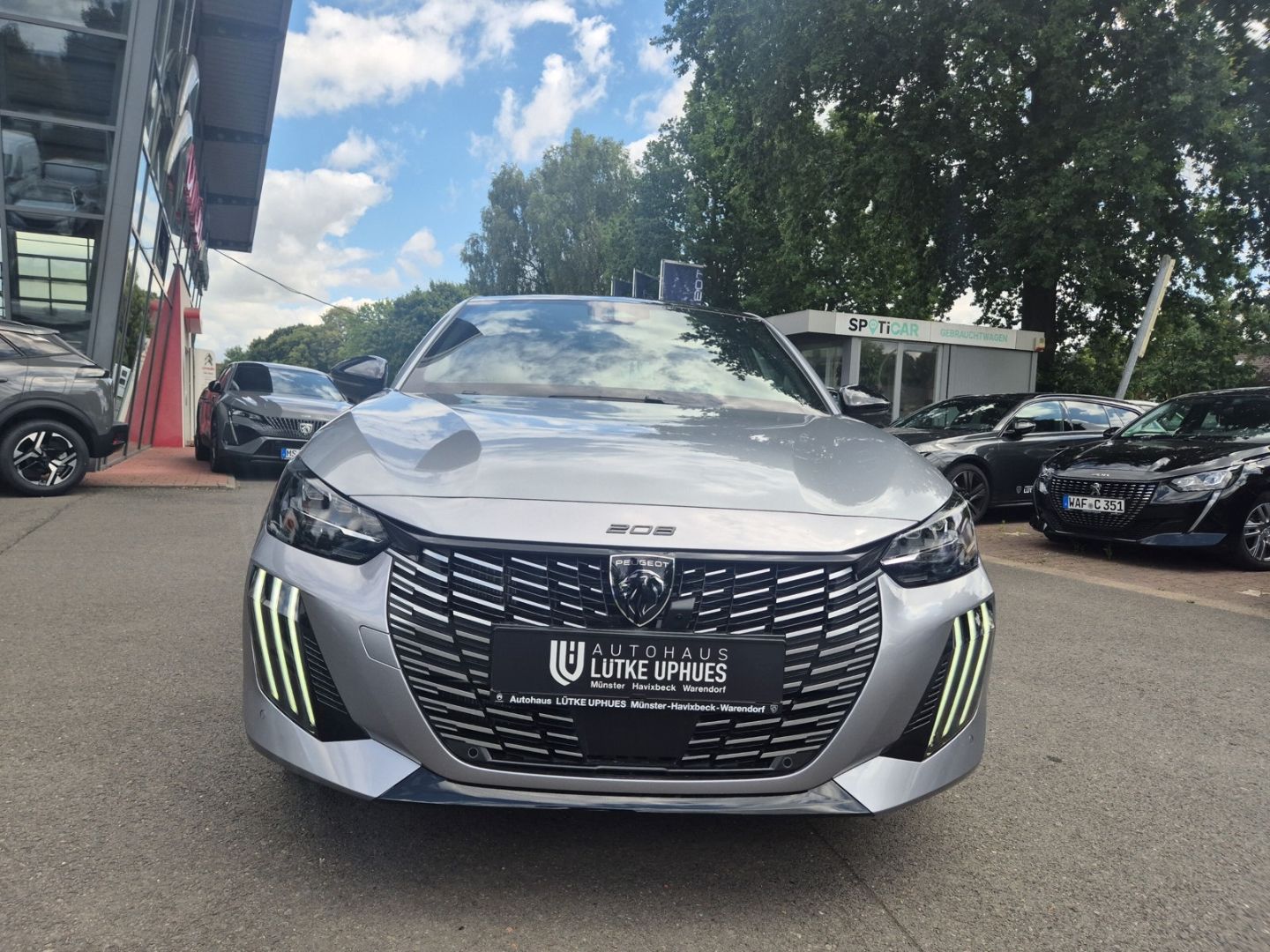 Fahrzeugabbildung Peugeot 208 GT Hybrid 110 e-DSC6 Navi ACC CarPlay SHZ