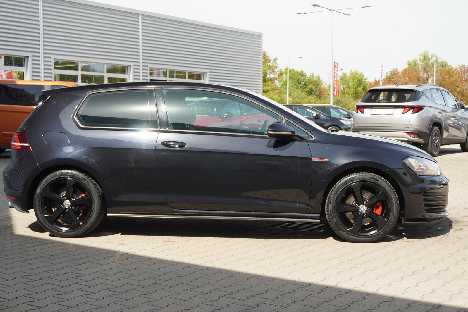 Volkswagen Golf VII 2.0 GTI BMT Bi-Xenon Navi Sitzheizung