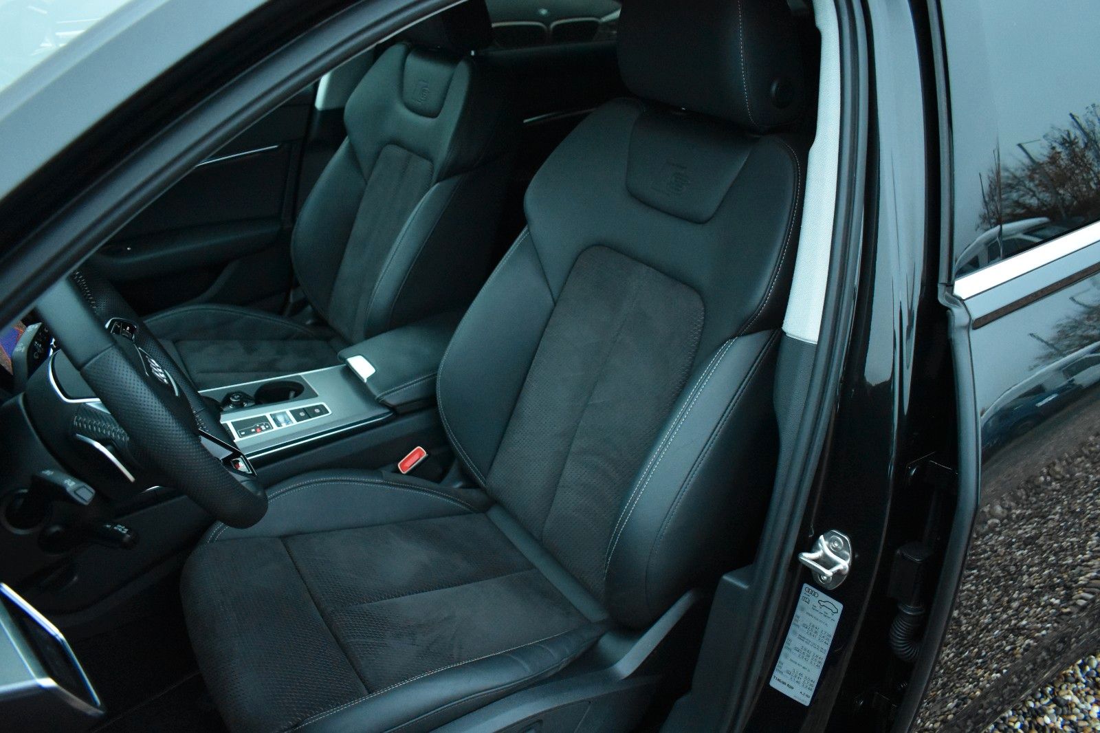 Fahrzeugabbildung Audi S6 Avant 3.0 TDI quattro Matrix-LED HUD