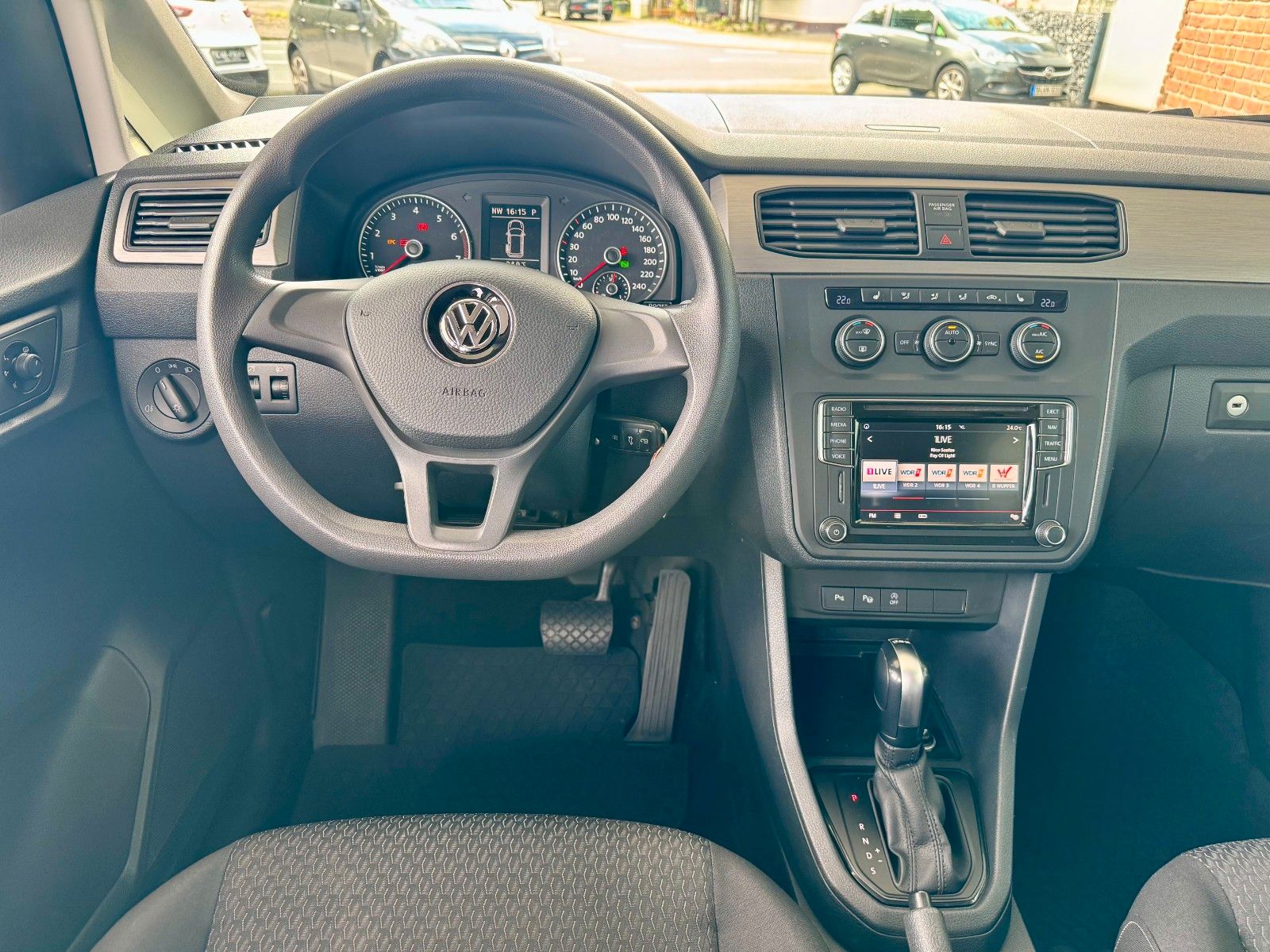 Fahrzeugabbildung Volkswagen Caddy Navi/Bluetooth/PDC/Klimaaut./Alufelgen