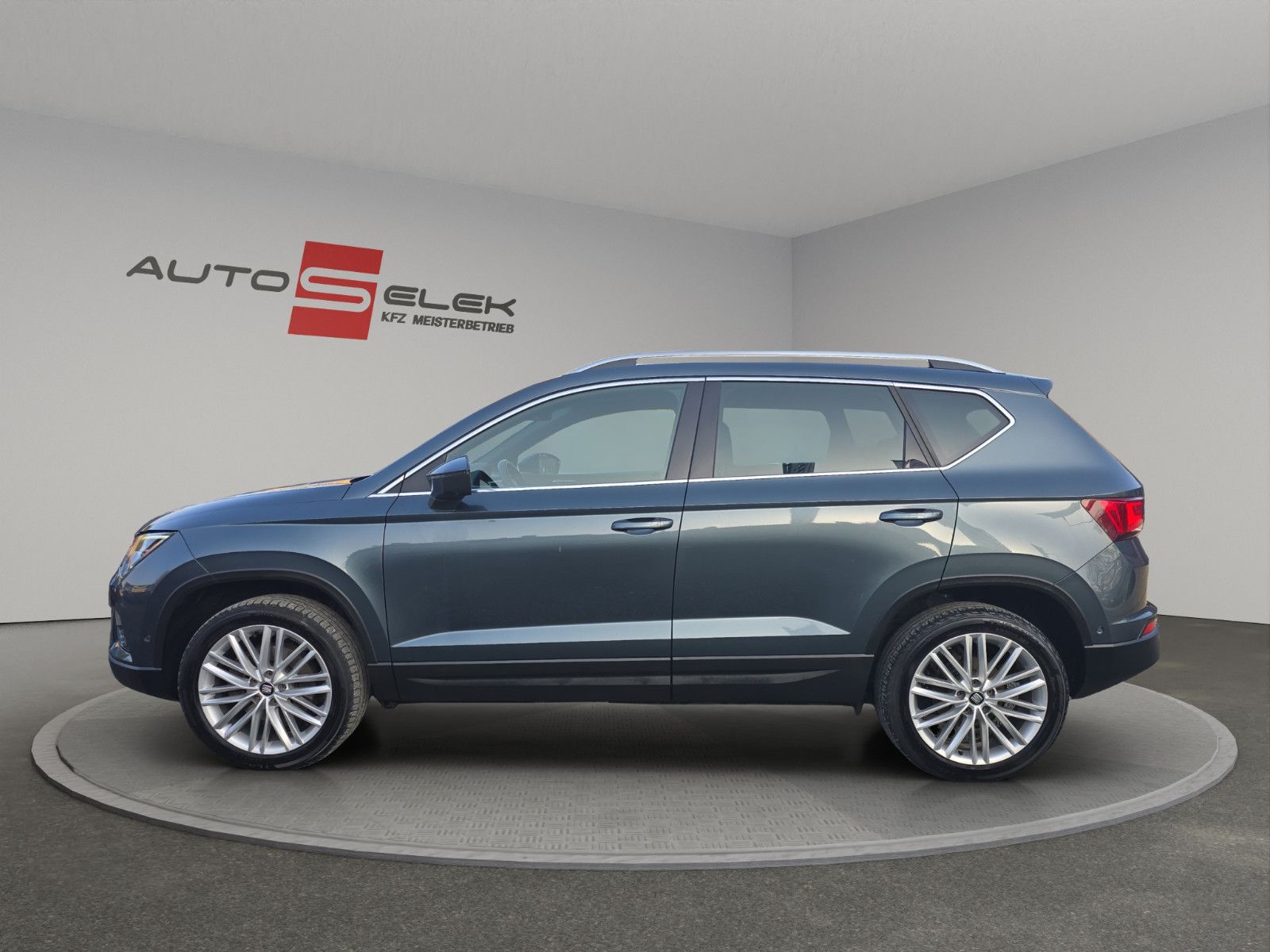 Fahrzeugabbildung SEAT Ateca Xcellence+LED+Navi+PDC+Kamera+AHK