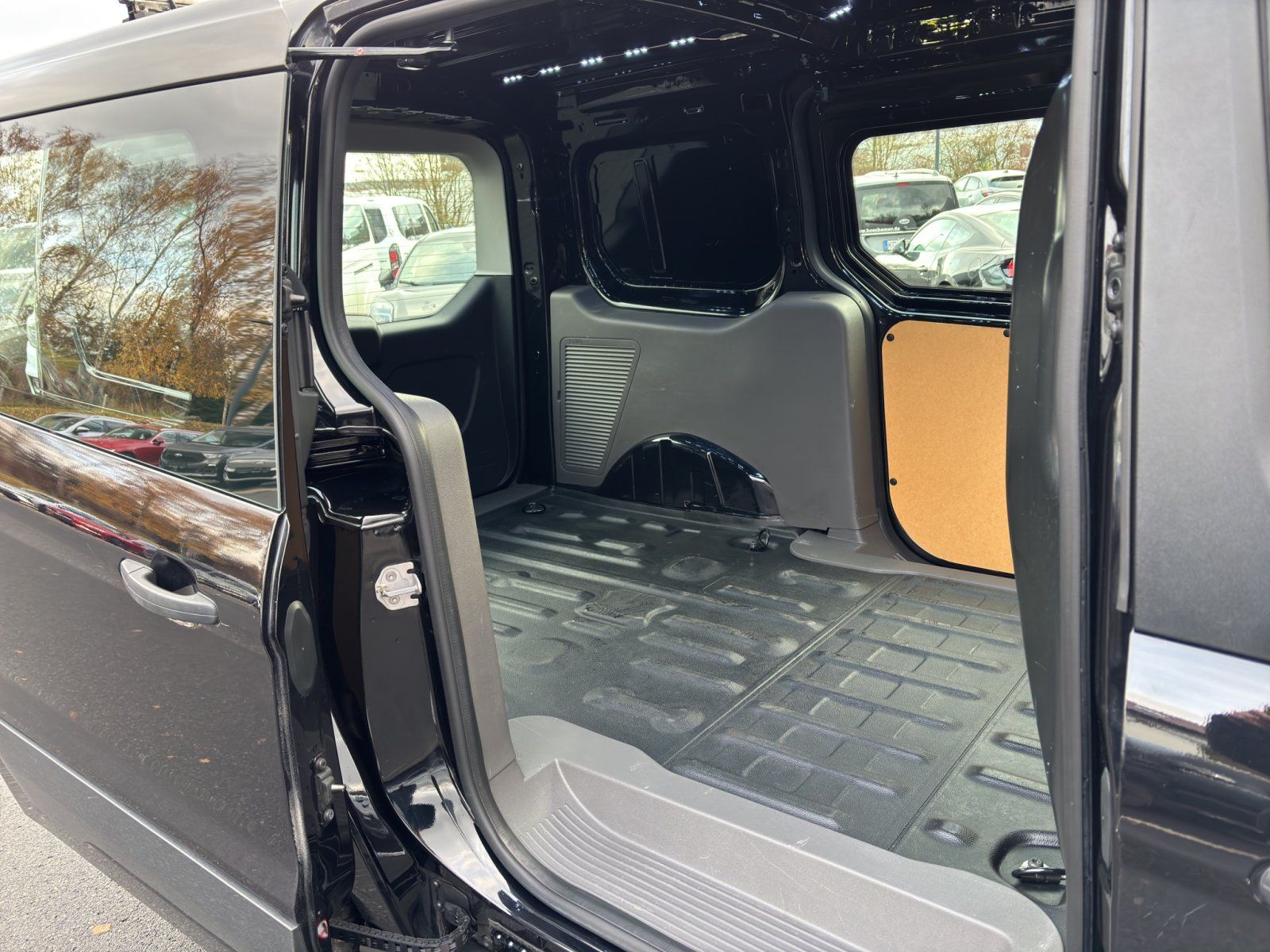 Fahrzeugabbildung Ford Transit Connect #AHK Kasten lang Trend