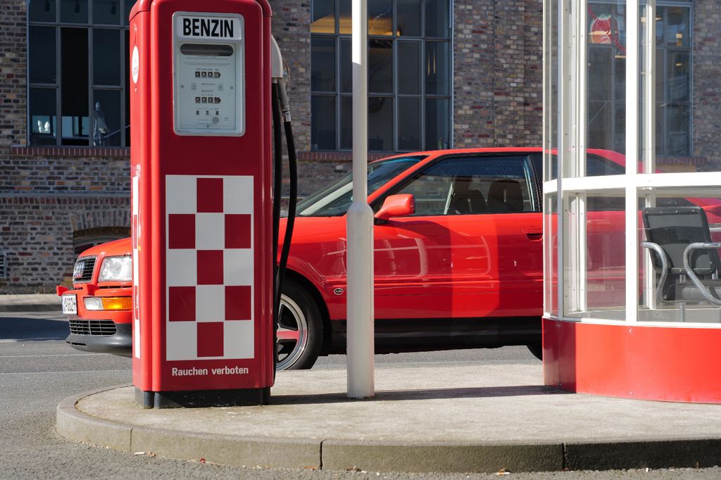 Audi S2