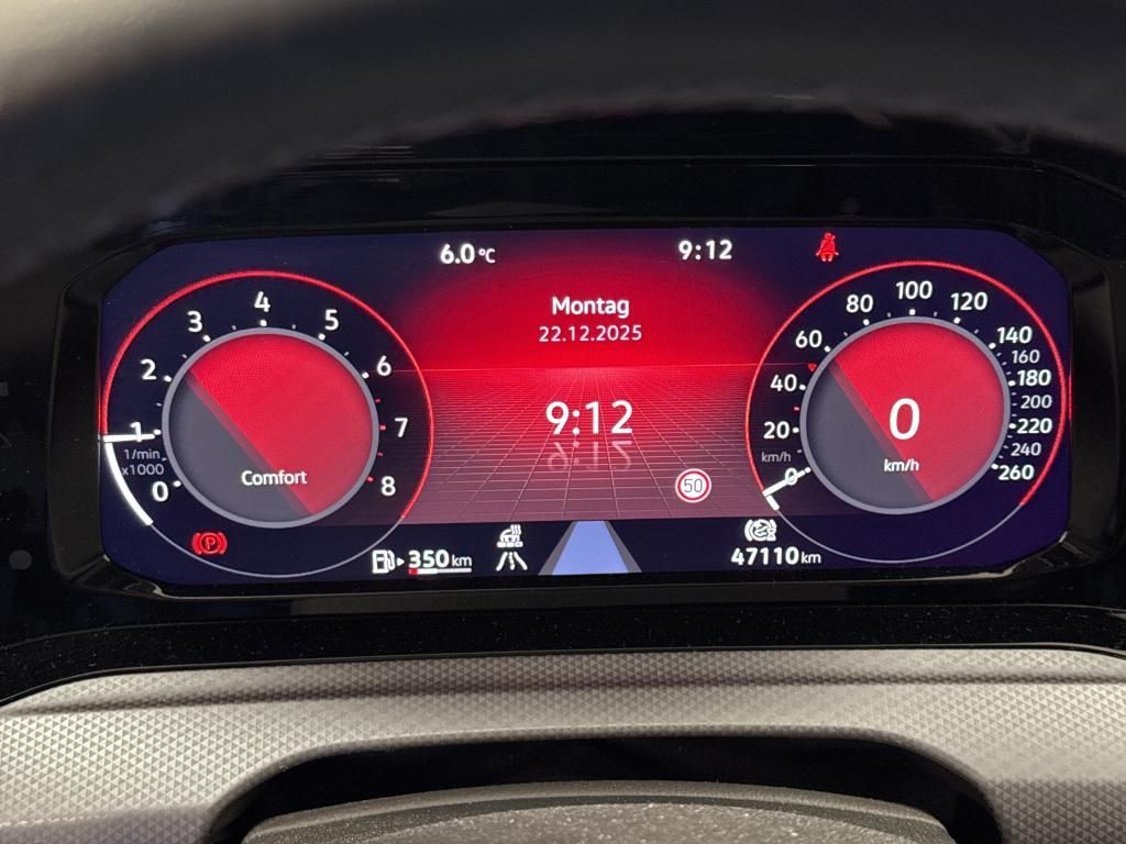 Fahrzeugabbildung Volkswagen Golf VIII TSI Life Standhzg. Matrix Navi AID ACC