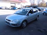 Ford Focus Turnier 2.0 Ghia - Ford Focus aus 2005: Turnier