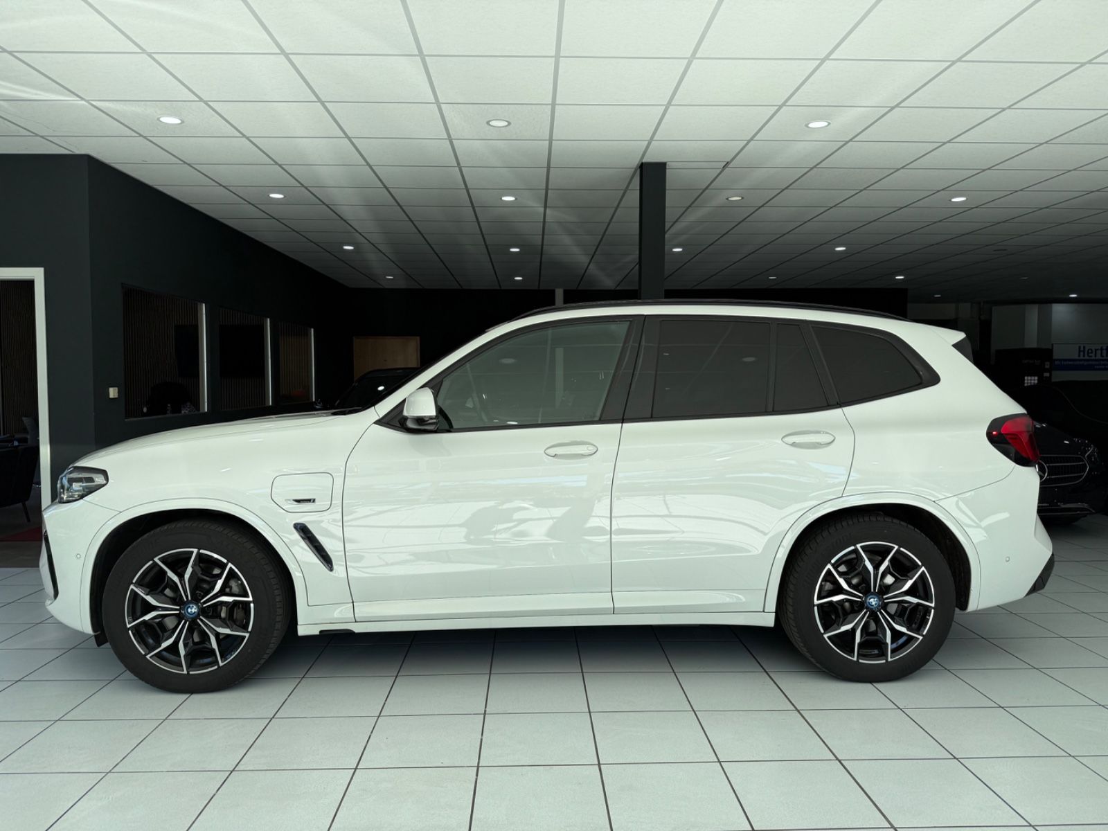 BMW X3 xDrive 30e*M-PAKET*KAMERA*AMBIENTE*HIFI*LED-S imagem 2