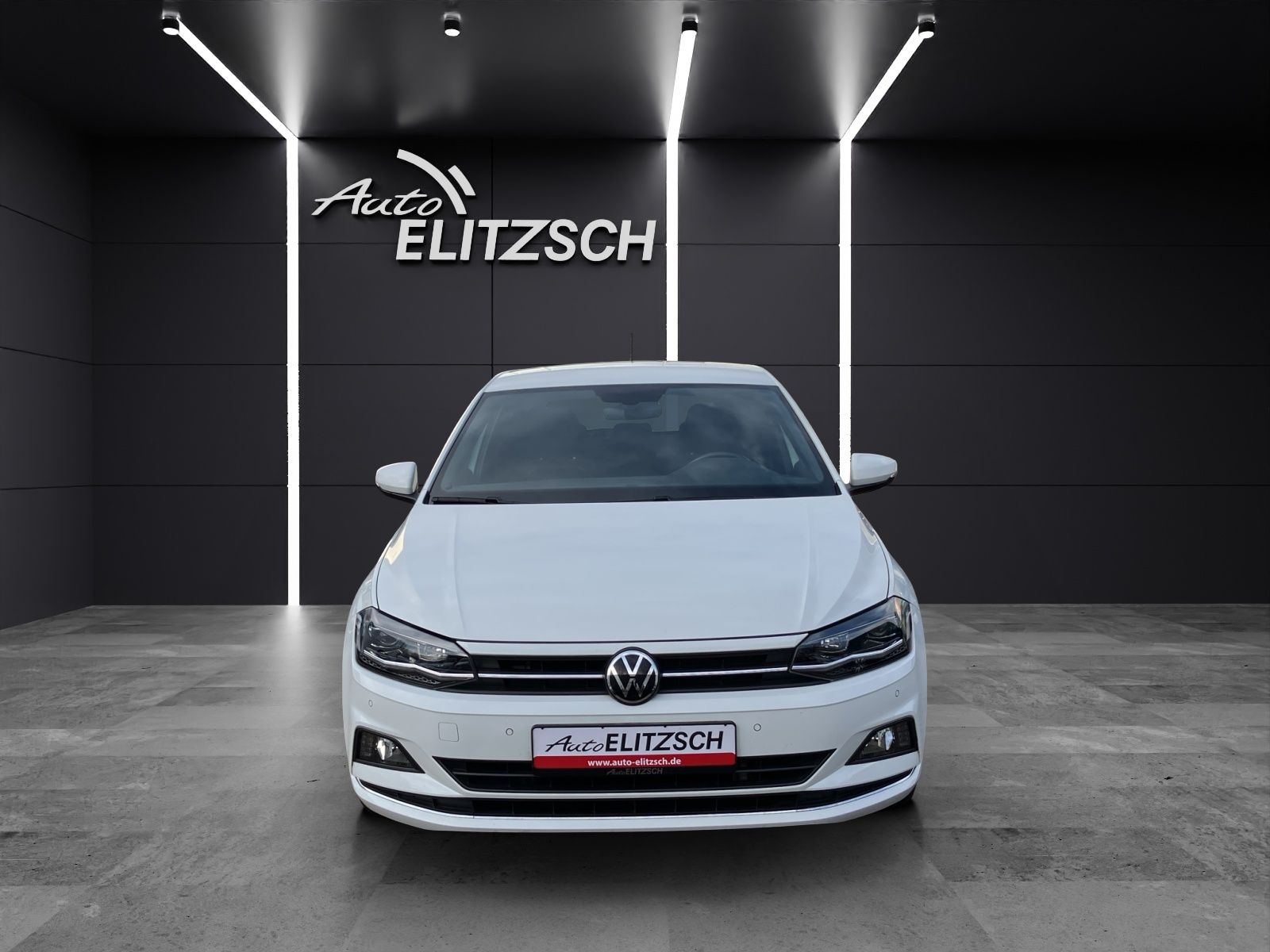 Fahrzeugabbildung Volkswagen Polo TSI Highline DSG LED ACC 16" SHZ Navi AppCo