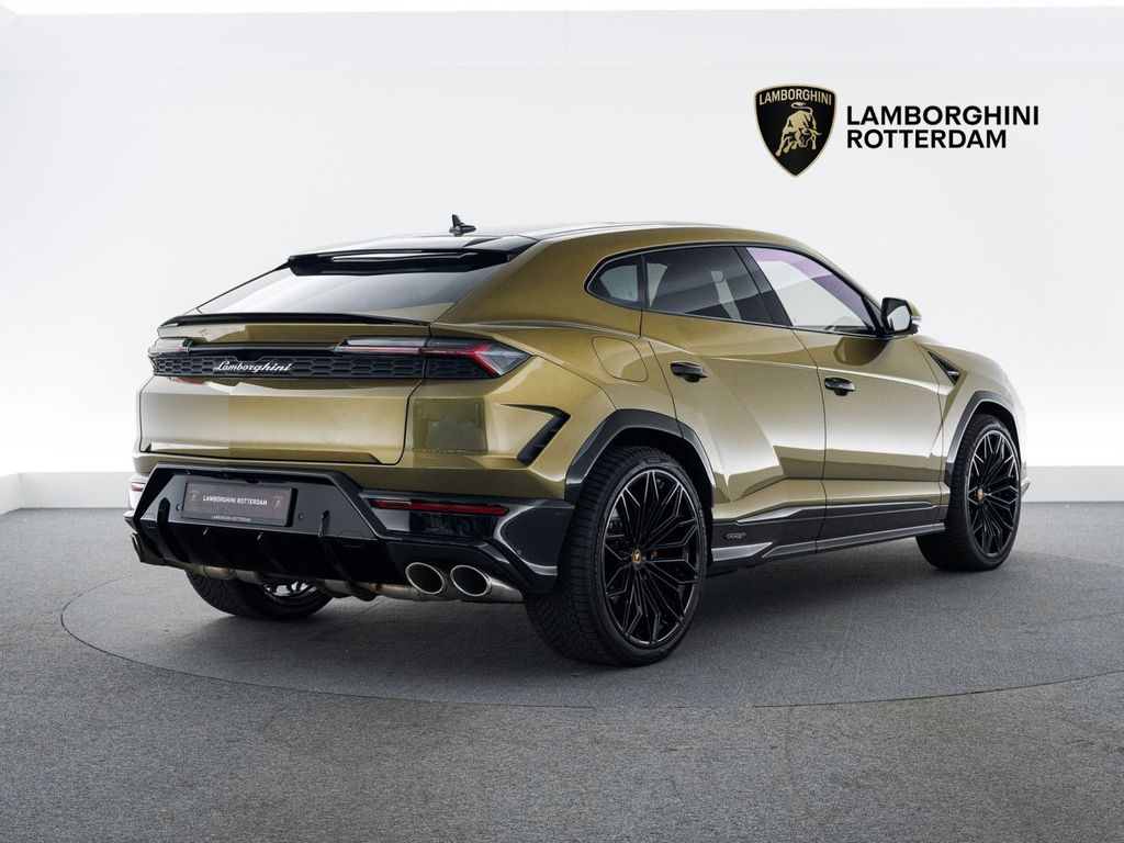Lamborghini Urus — fotografia 3